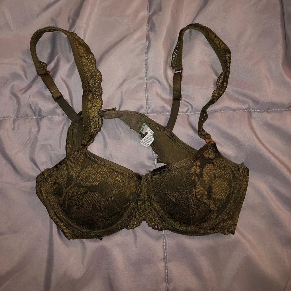 Green lace bra